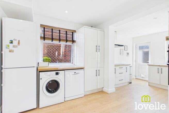 3 bed Semi-Detached for sale Image 7
