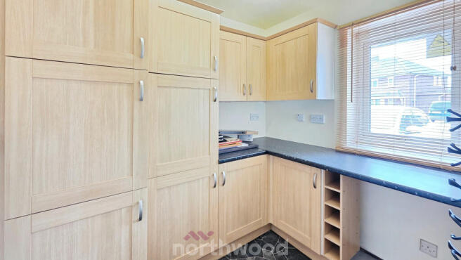 3 bed Semi-Detached for sale Image 6