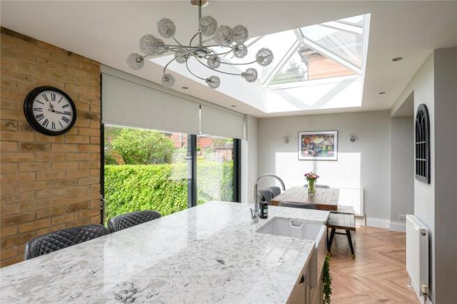 4 bed Semi-Detached for sale Image 6