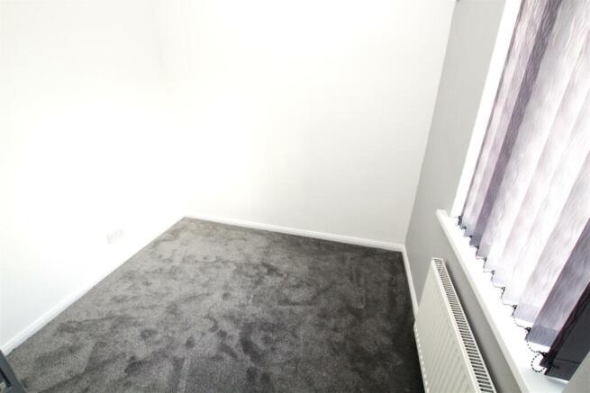 bedroom2.jpg