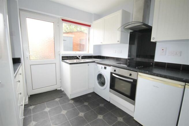 Kitchen 2.JPG