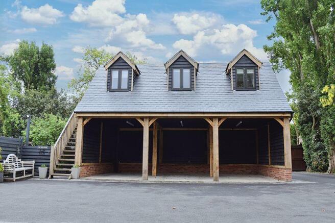 Triple Car Port