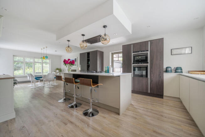 1305422-21-684729...