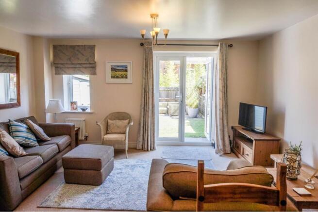 Lounge/Dining Room