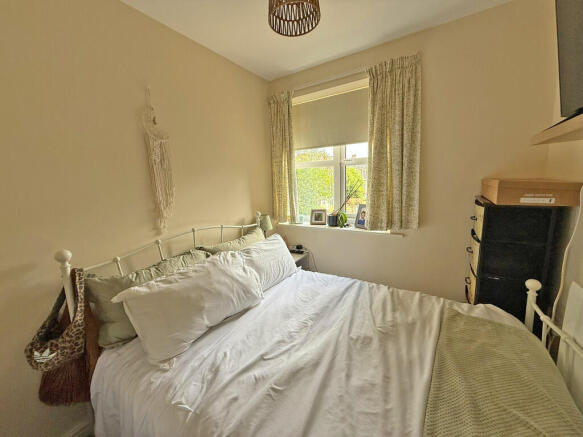 2 bed Apartment for sale Image 6