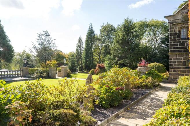 4 bed Detached for sale Image 4