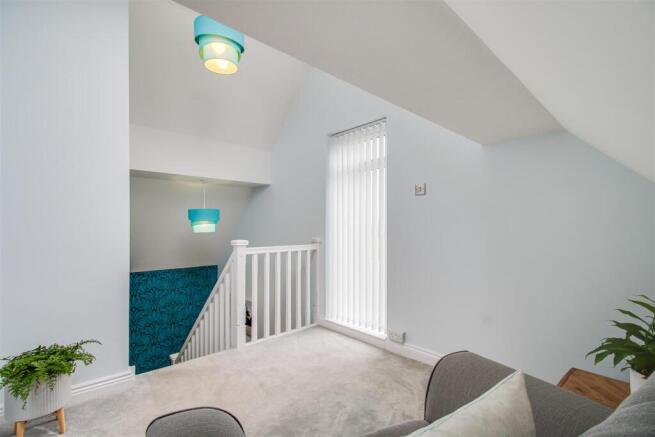 4 bed Detached Bungalow for sale Image 8