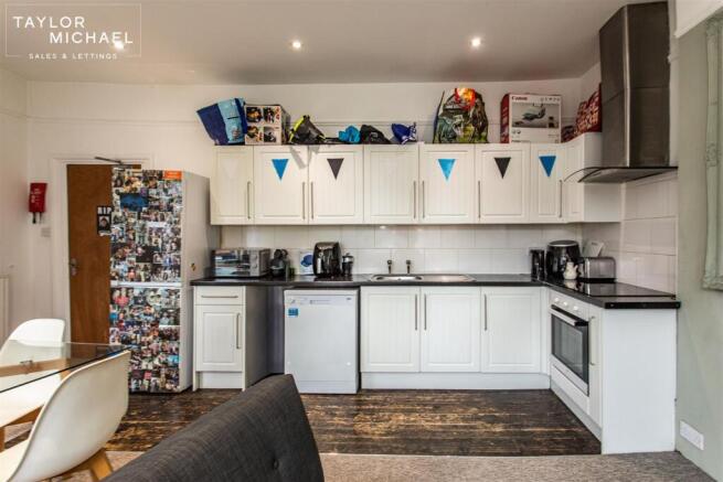 Kitchen / Living Room