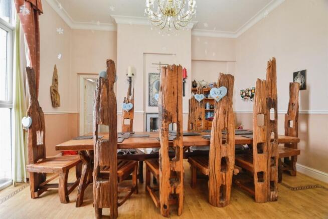 3 bed Ground Flat for sale Image 4