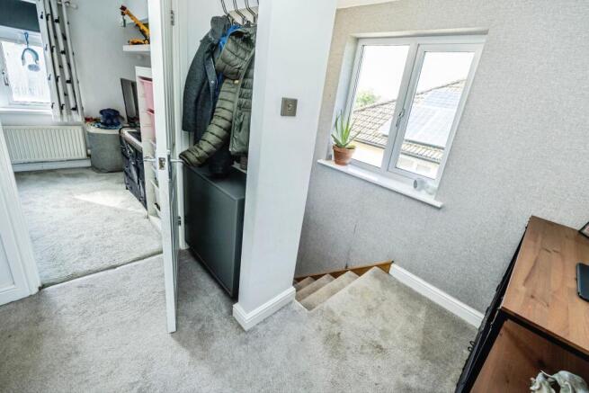 3 bed Semi-Detached for sale Image 6