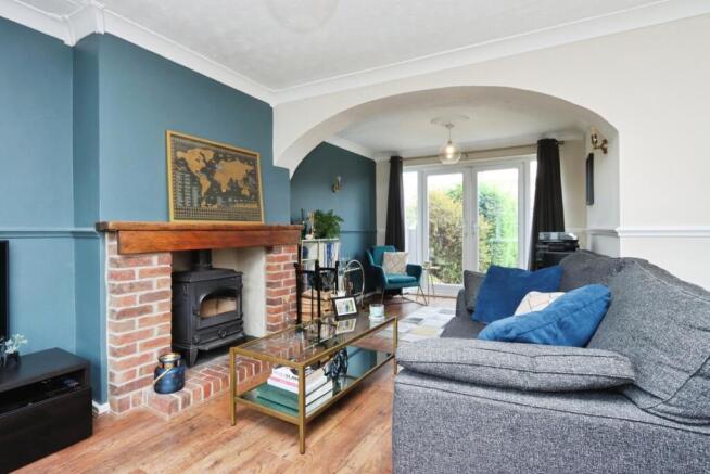 3 bed Semi-Detached for sale Image 3