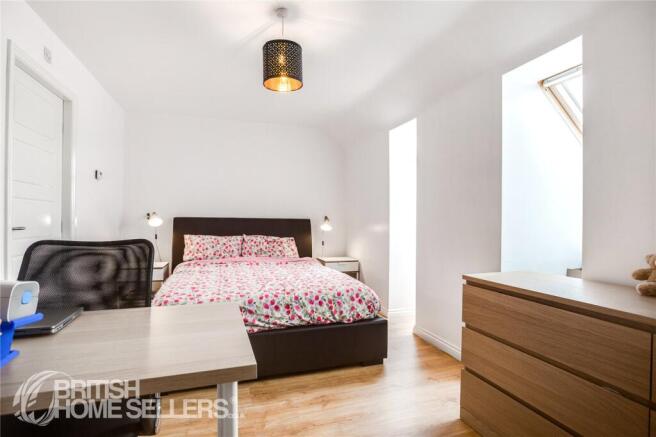 3 bed Semi-Detached for sale Image 8