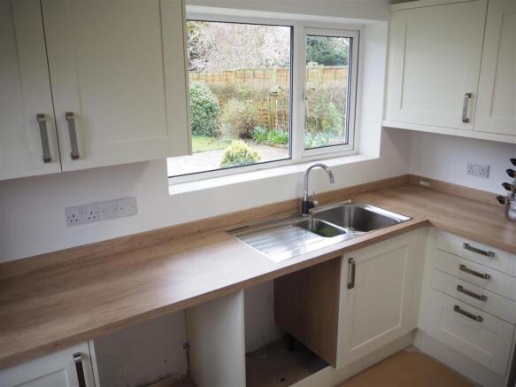 Modern Fitted Kitchen 613
