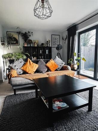 New lounge pic 2.jpg