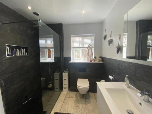 En Suite:
