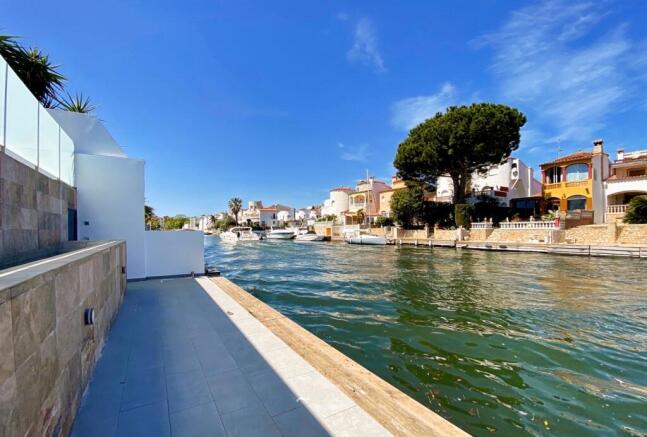 Villa with mooring in Empuriabrava