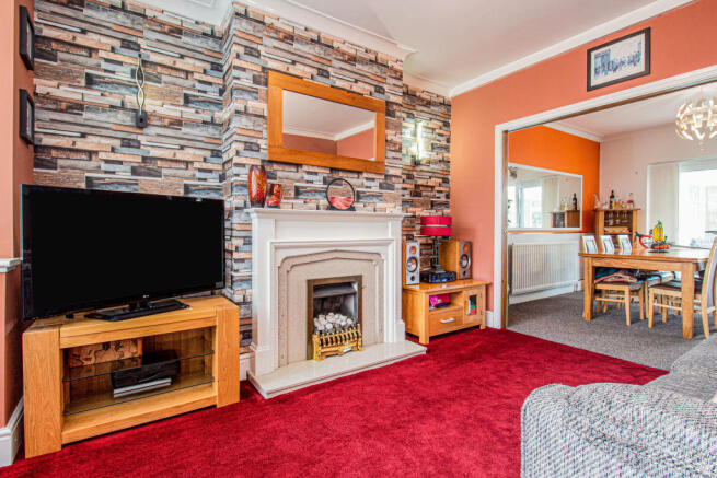 Lounge/Dining Room