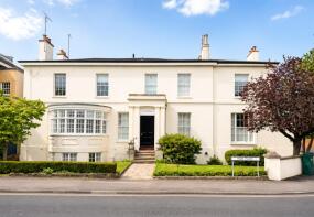 Flat 3, 9, Park Place, Cheltenham GL50 2QU