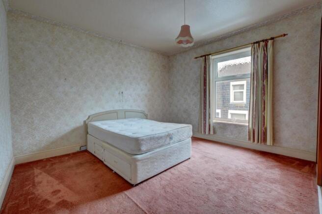 Bed 1.jpg