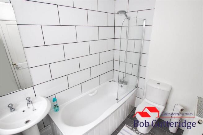 GROUND FLOOR BATHROOM