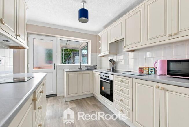 3 bed Semi-Detached for sale Image 5