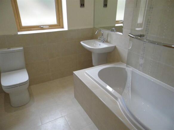HOUSE BATHROOM - tow