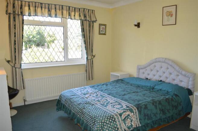 BEDROOM 2