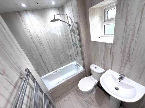 2 bed Semi-Detached to rent Image 8