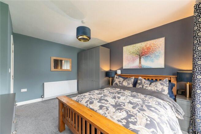 4 bed Semi-Detached for sale Image 6