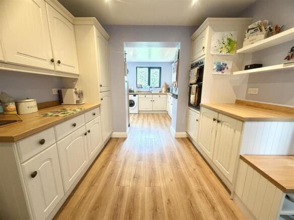 3 bed Detached for sale Image 5