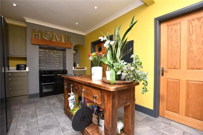 3 bed Semi-Detached for sale Image 4