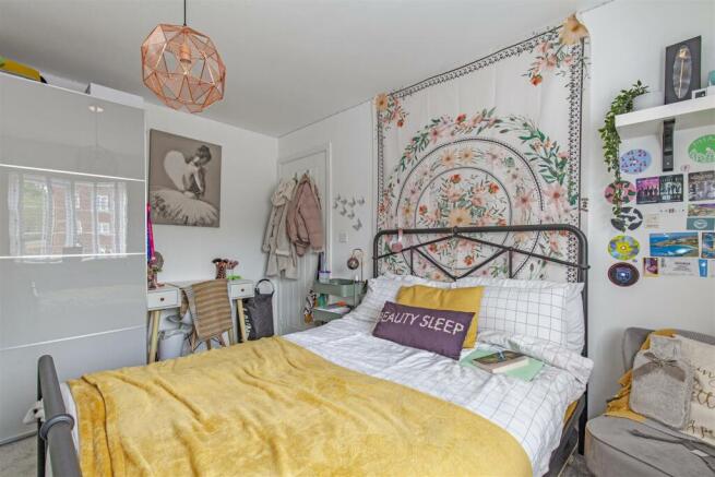 Bedroom 2-2.jpg