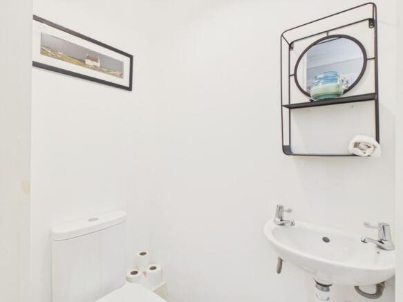 3 bed Detached for sale Image 10