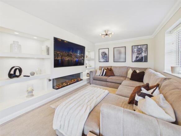 4 bed Detached for sale Image 4