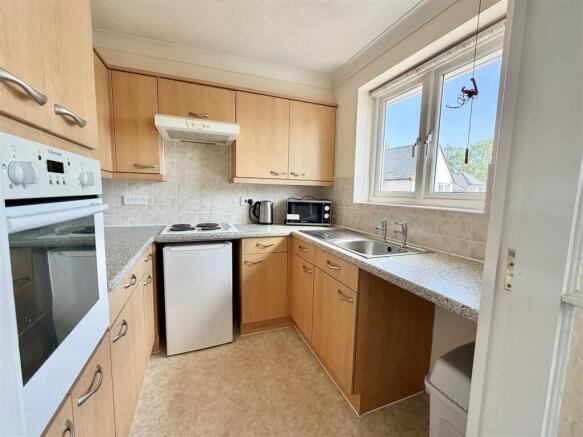 48 Hazledine Court, Longden Coleham, Shrewsbury, SY3 7BS photo 4