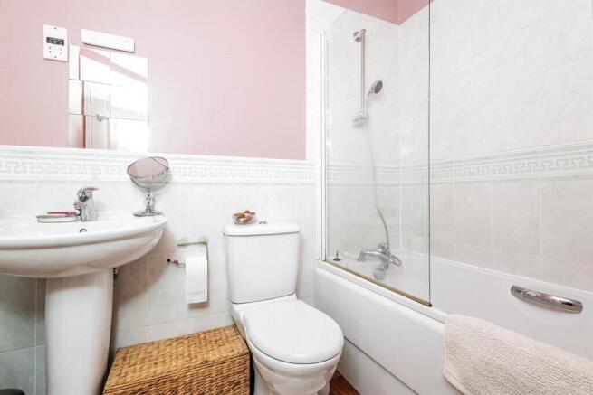 3 bed Town House for sale Image 5