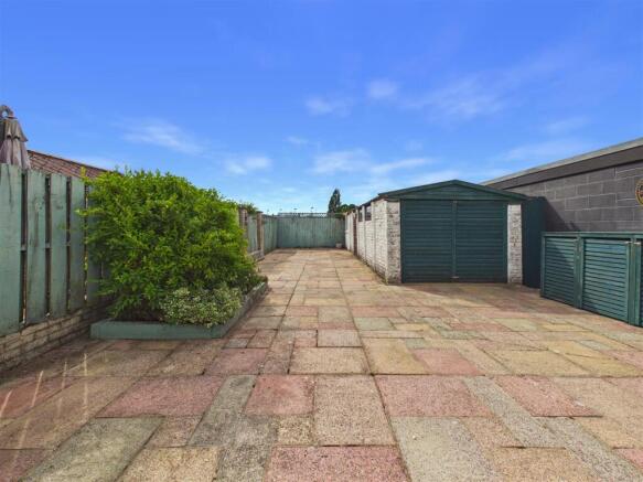 3 bed Semi-Detached for sale Image 12