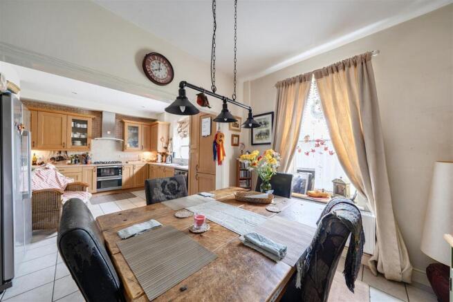 Kitchen / Dining Room