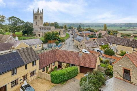 Manor Farm Court, Titchmarsh