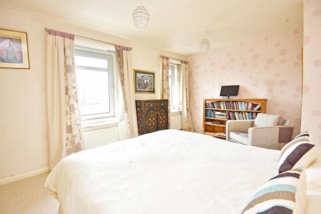 2 bed Flat for sale Image 6