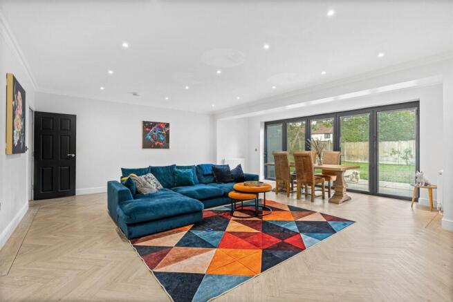 Pinner Road, Watford, Hertfordshire, WD19 photo 4