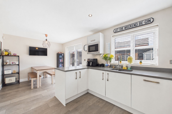 Kitchen/Dining area