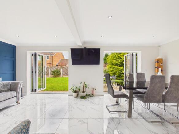 4 bed Detached for sale Image 3