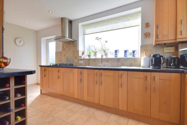 3 bed Detached for sale Image 9