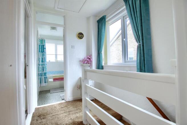 3 bed Semi-Detached for sale Image 7
