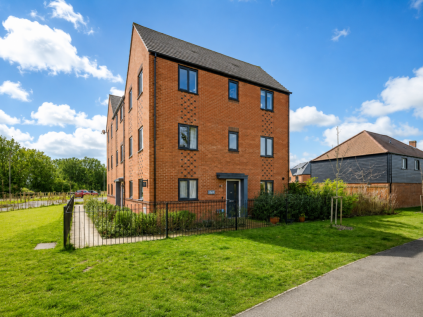 63 Treetop Avenue Basingstoke RG23 7GL