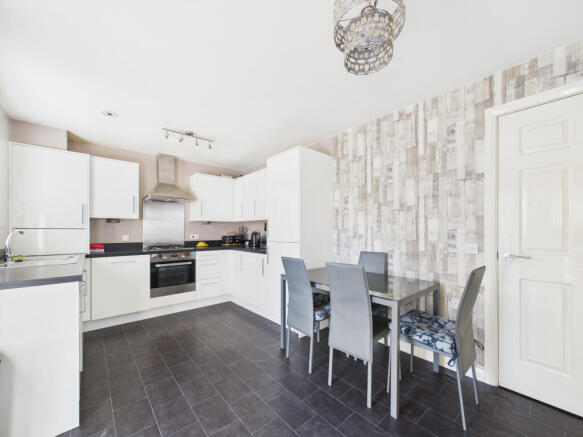 3 bed Semi-Detached for sale Image 4