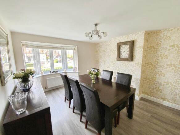 4 bed Detached for sale Image 7