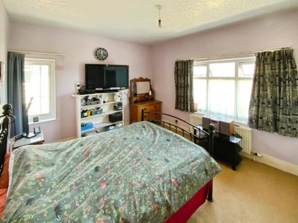 3 bed Semi-Detached for sale Image 6
