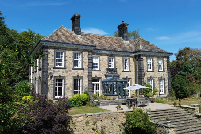 3 bed Apartment for sale in adel